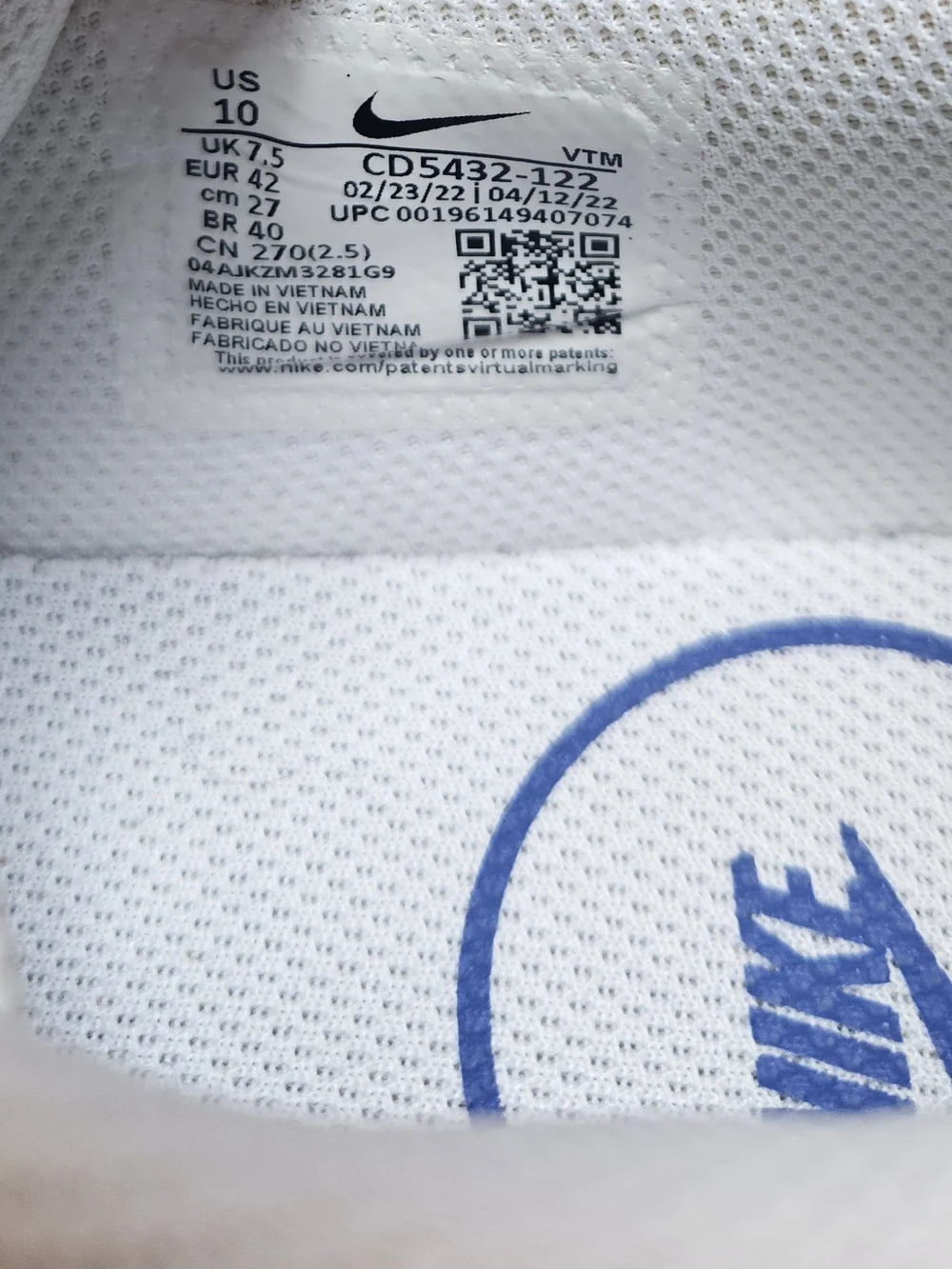 Nike Air Max Women's White Sneakers with Blue Swoosh